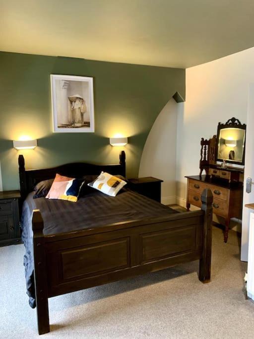 Chic Townhouse Near Tunnels Beaches Ilfracombe Bagian luar foto