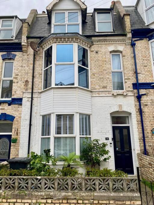 Chic Townhouse Near Tunnels Beaches Ilfracombe Bagian luar foto