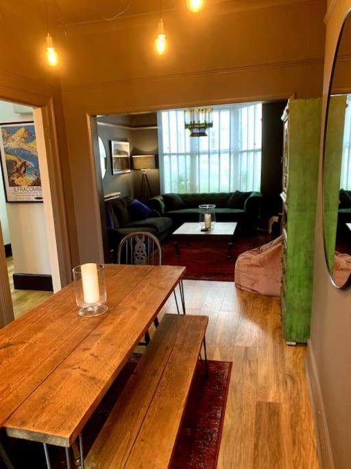 Chic Townhouse Near Tunnels Beaches Ilfracombe Bagian luar foto