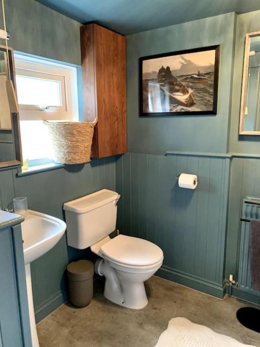 Chic Townhouse Near Tunnels Beaches Ilfracombe Bagian luar foto